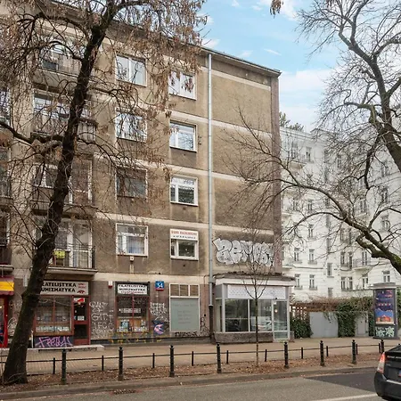 Hoża Modern By Bookinghost