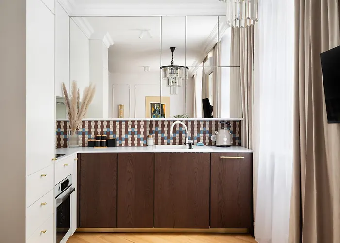 Hoza Modern By Bookinghost