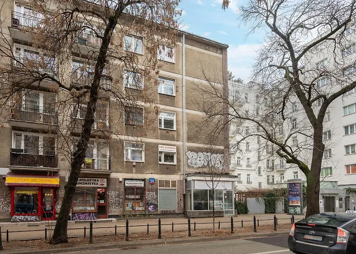 Hoza Modern By Bookinghost